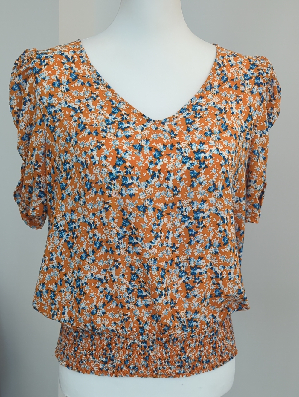 Rose & Olive Orange Floral V-Neck Blouson Blouse with Blue & White Accents